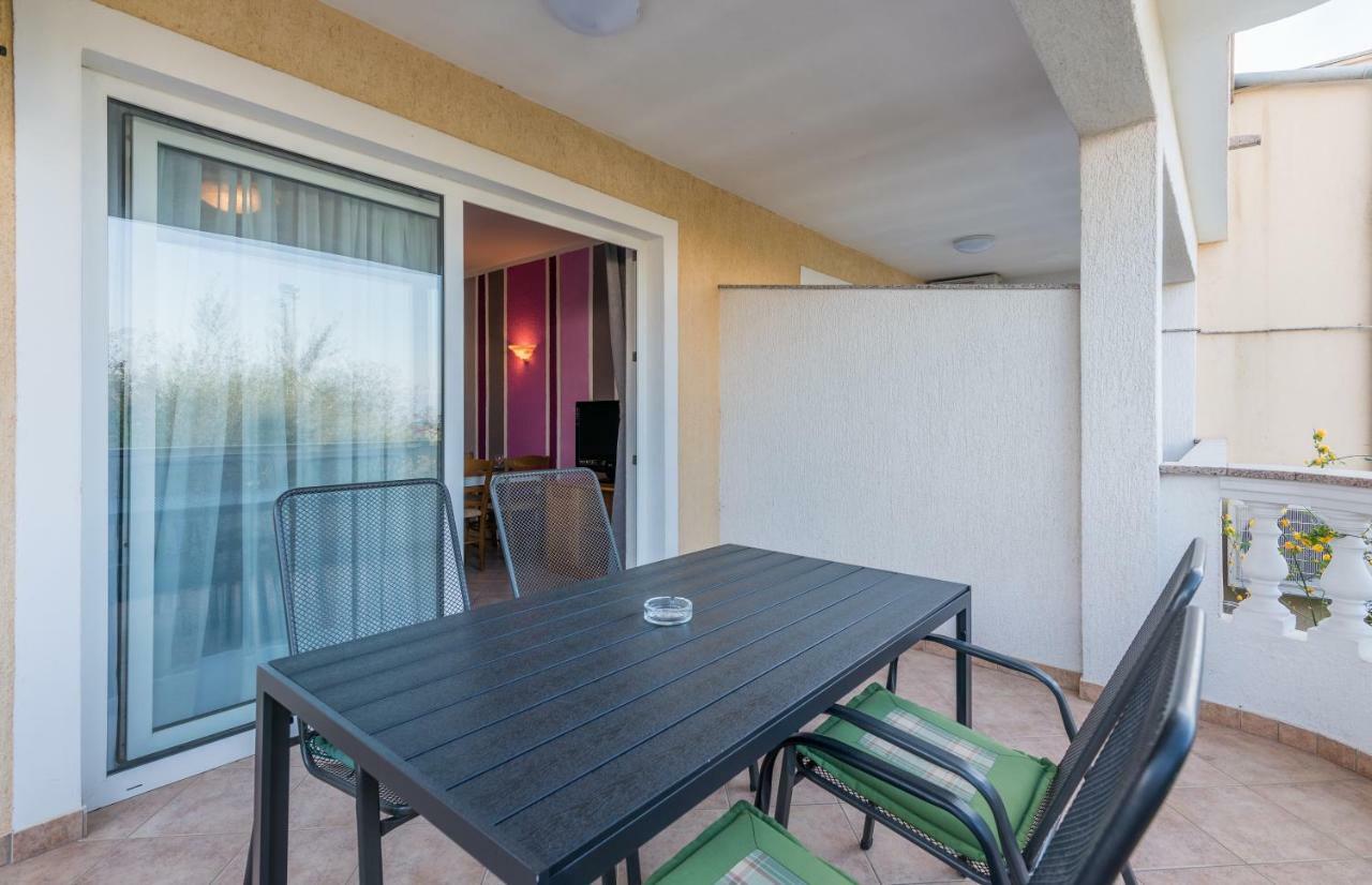 Pansion Dujmovic 1 Apartment มาลินสกา ภายนอก รูปภาพ
