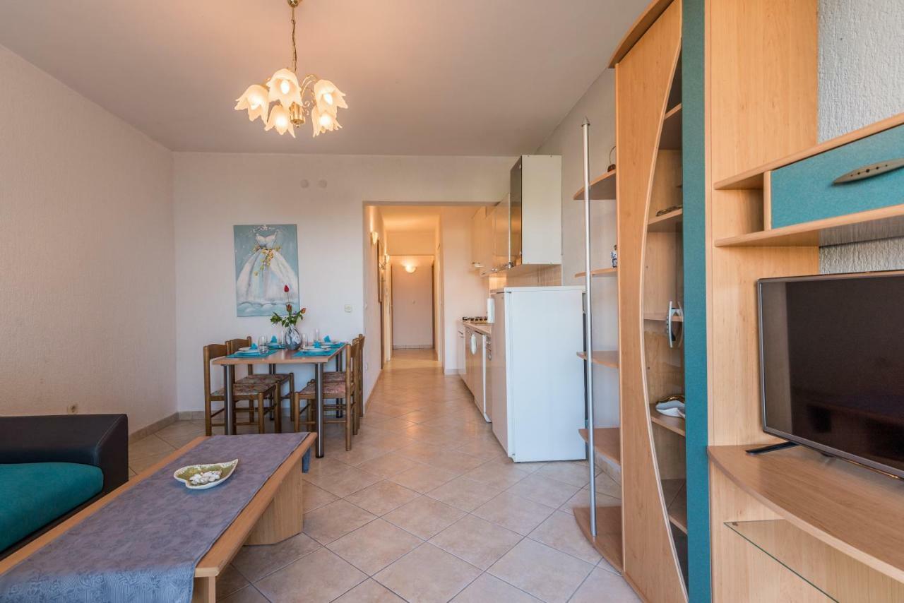 Pansion Dujmovic 1 Apartment มาลินสกา ภายนอก รูปภาพ