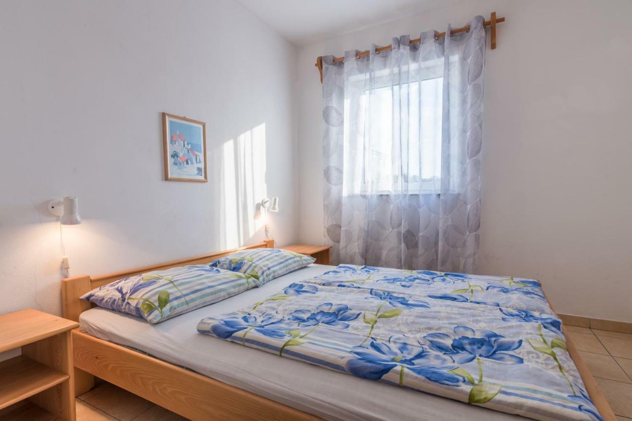 Pansion Dujmovic 1 Apartment มาลินสกา ภายนอก รูปภาพ