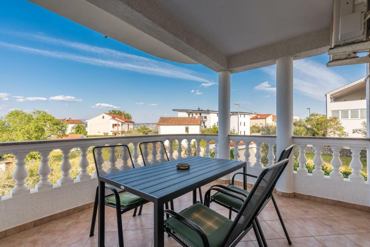 Pansion Dujmovic 1 Apartment มาลินสกา ภายนอก รูปภาพ