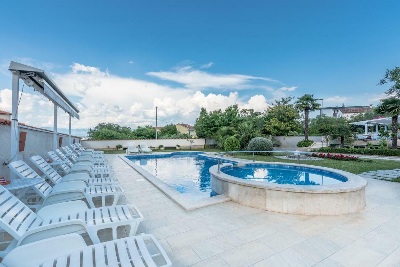 Pansion Dujmovic 1 Apartment มาลินสกา ภายนอก รูปภาพ